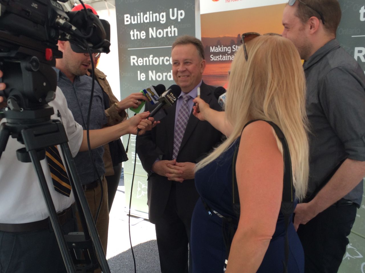 Minister Michael Gravelle speaks to the media about the Ontario governments massive investment in solar energy in fort severn First Nation